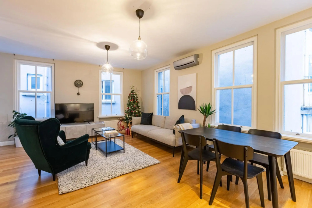 MISSAFIR Exceptional Flat w/Bosphorus View and Rec Room 3-Min Walk to Istiklal Street in Beyoglu