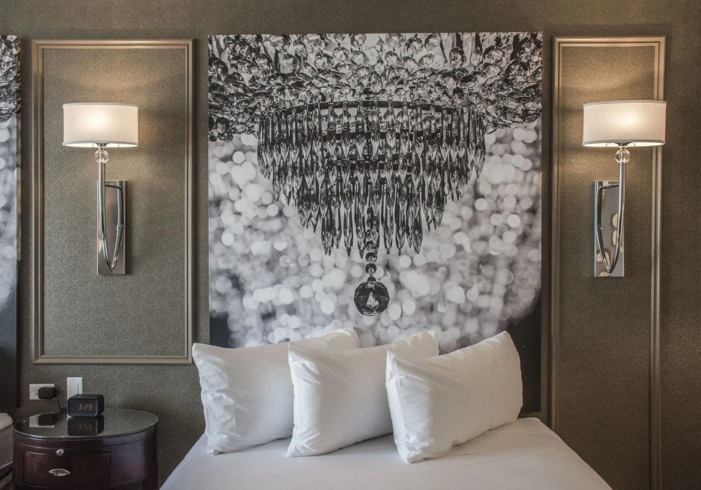 The Delavan Hotel