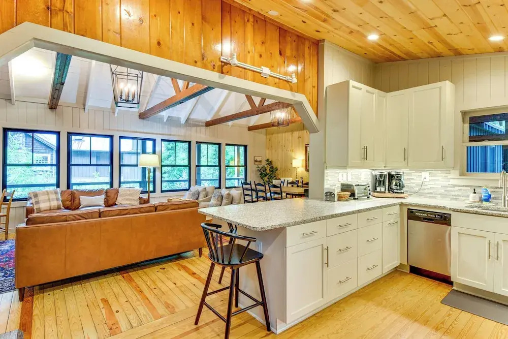Tranquil Highlands Cottage w/ Fire Pit & Stream!