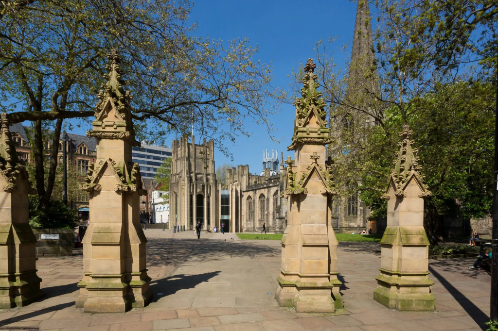 16 St James Row