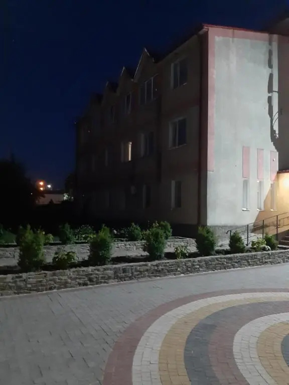 Готель Адріана