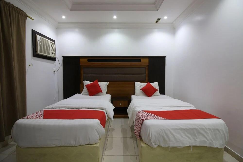 OYO 594 Taj Lamar Furnished Apartments