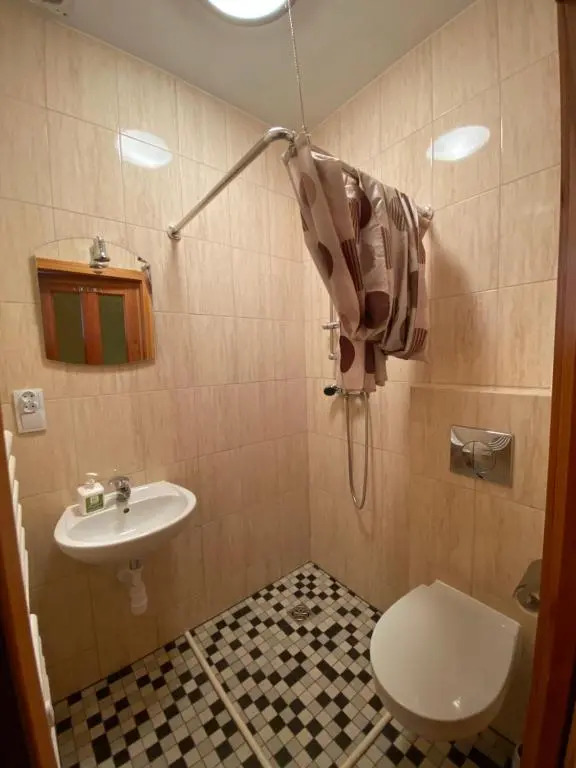 Leonardo Guesthouse