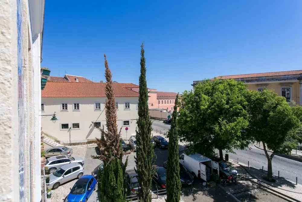 Park View 1 Bedroom Apartment in Alcântara