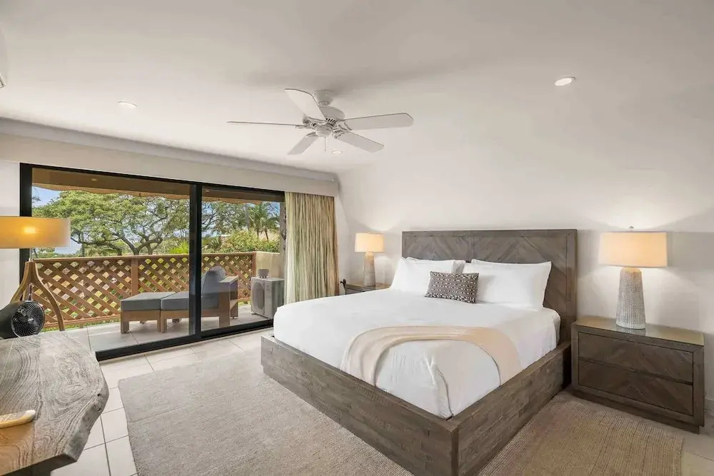 Maui Kamaole A-206 - Prime Location, Stunning Renovation, Large Lanai, Split AC!