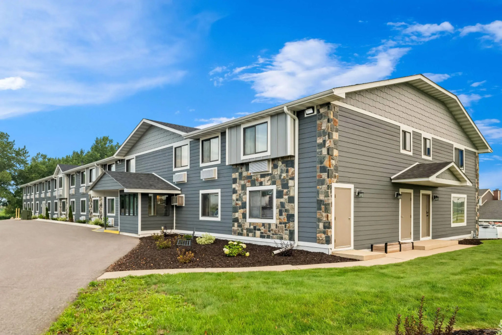 Super 8 by Wyndham Alexandria MN