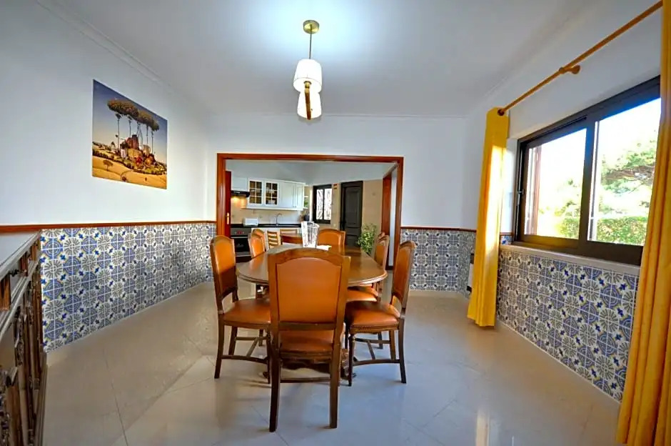 Private Pool Villa Walking Distance to Local Amenities