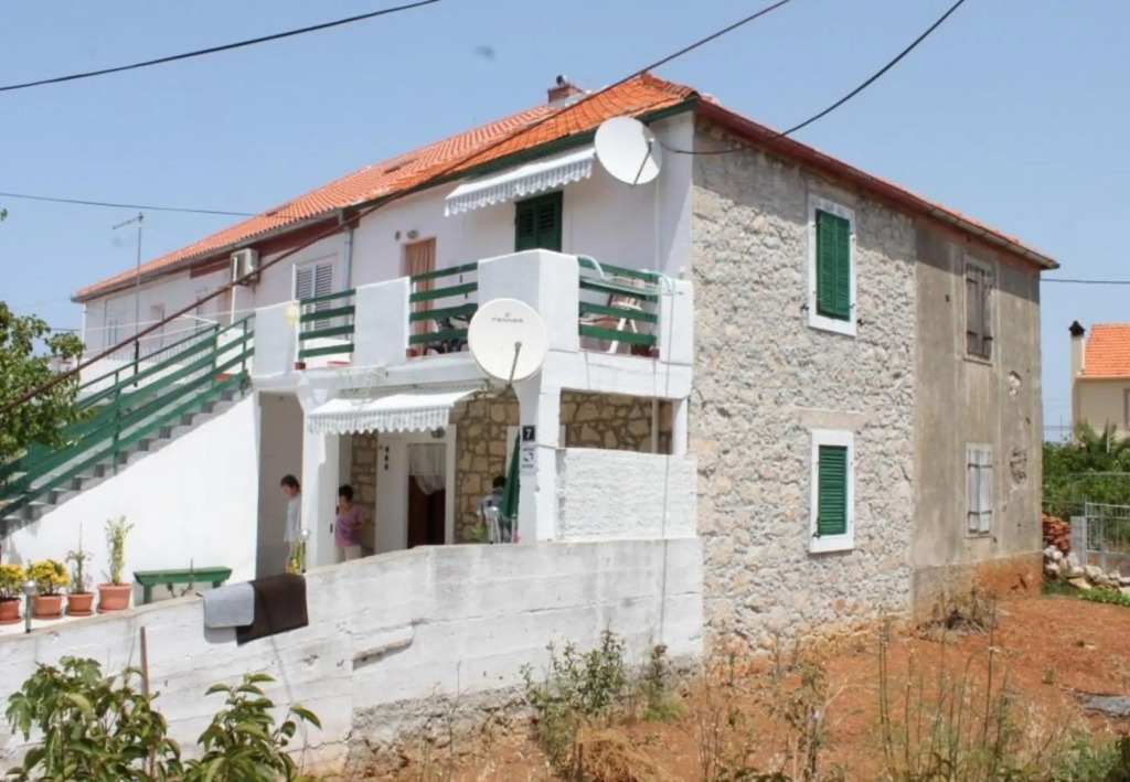 Tonci - 30 m from beach - A2 Gori (2+1)