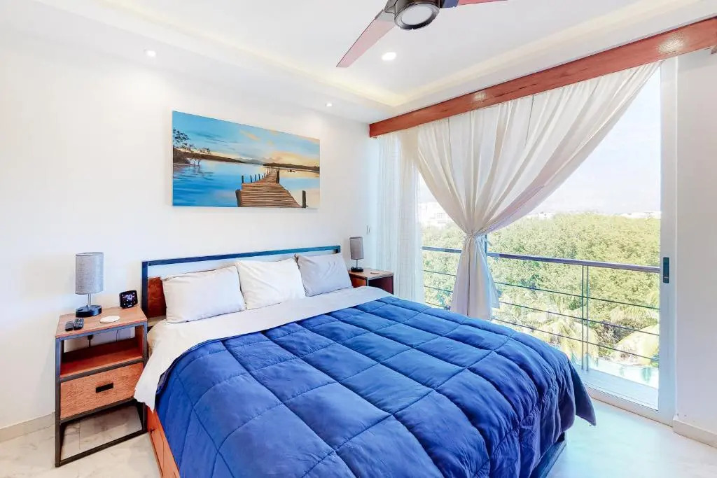 Eight VIP Beach Condo 301