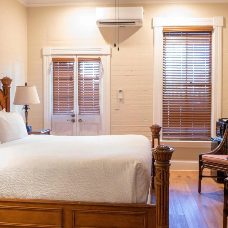 Silver Palms Inn & Historic Homes