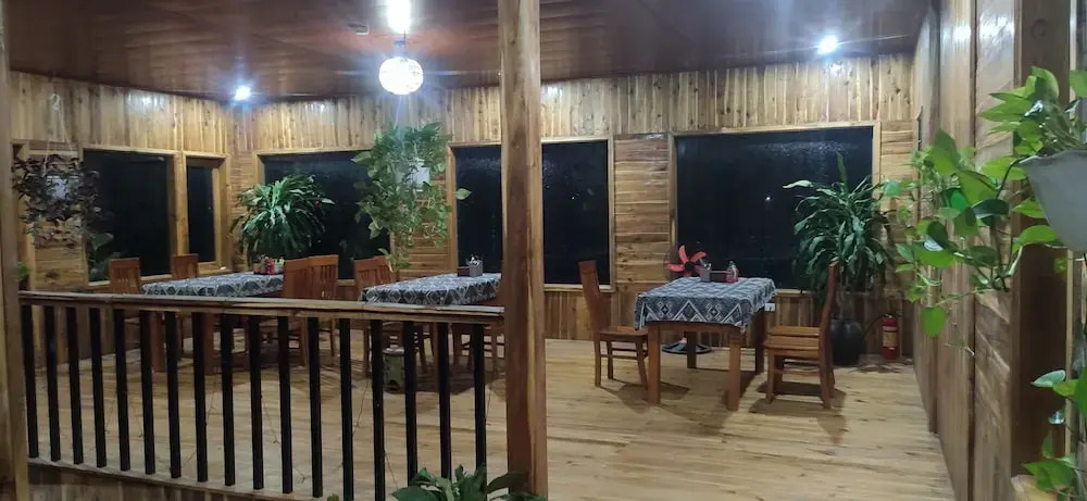 Tuyets Homestay