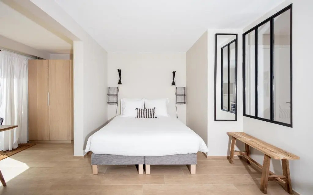 Studios 10 & 11 BY HOTEL DES LICES