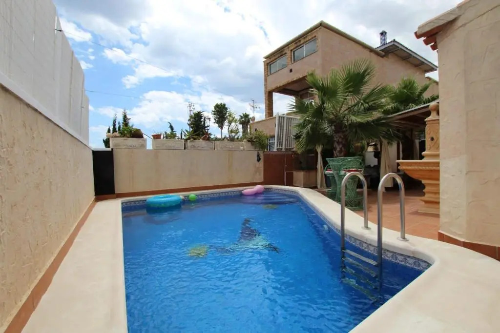 Casa piscina privada 4 dormitorios