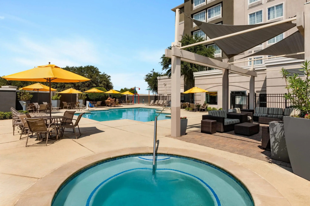 La Quinta by Wyndham Arlington North 6 Flags Dr