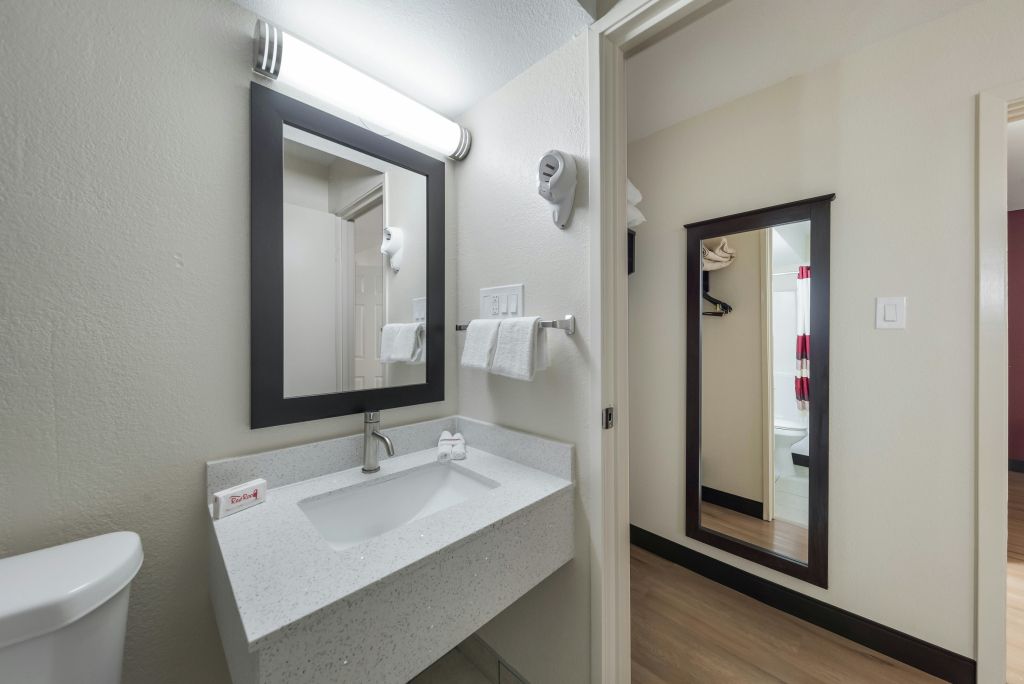 Red Roof Inn & Suites Denton