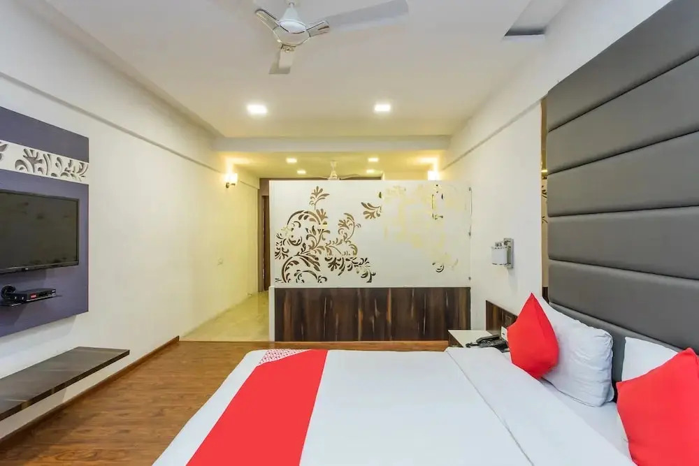 Vikramaditya Hotel by OYO Rooms