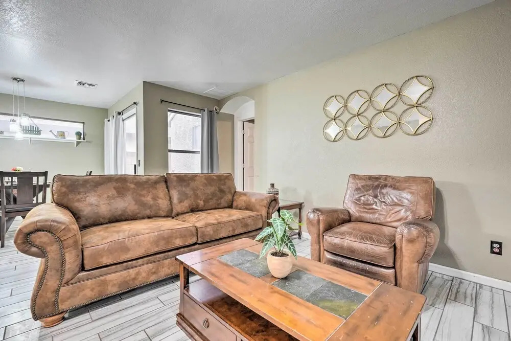 2 Mi to Sports Complex: Peoria Home w/ Patio!