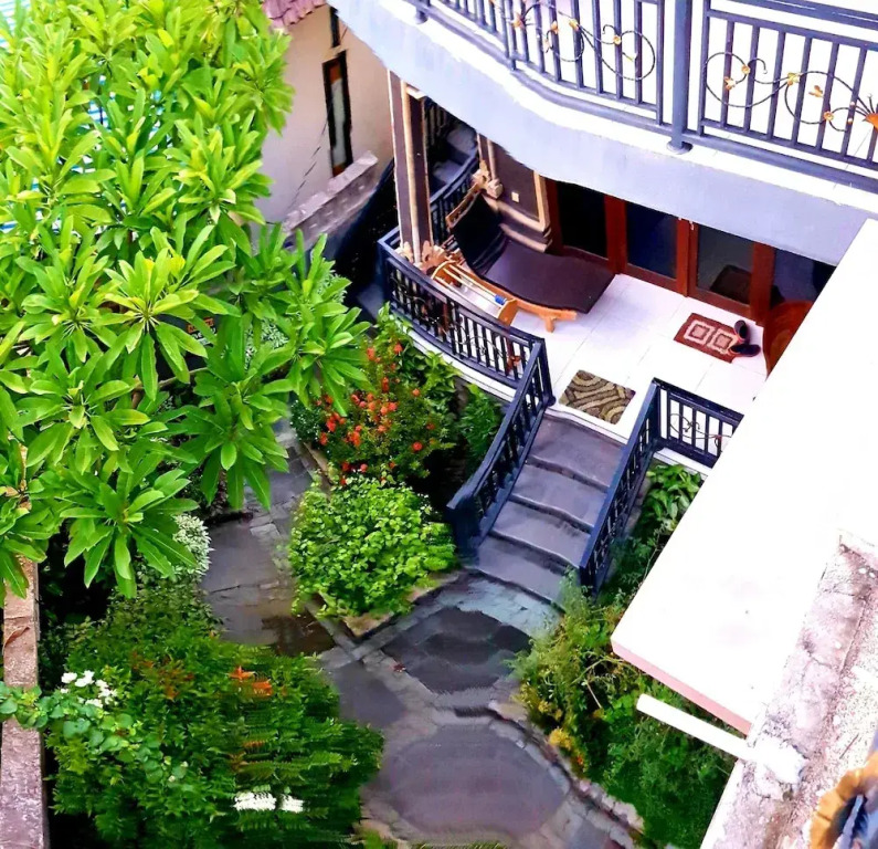 Amed Romance House