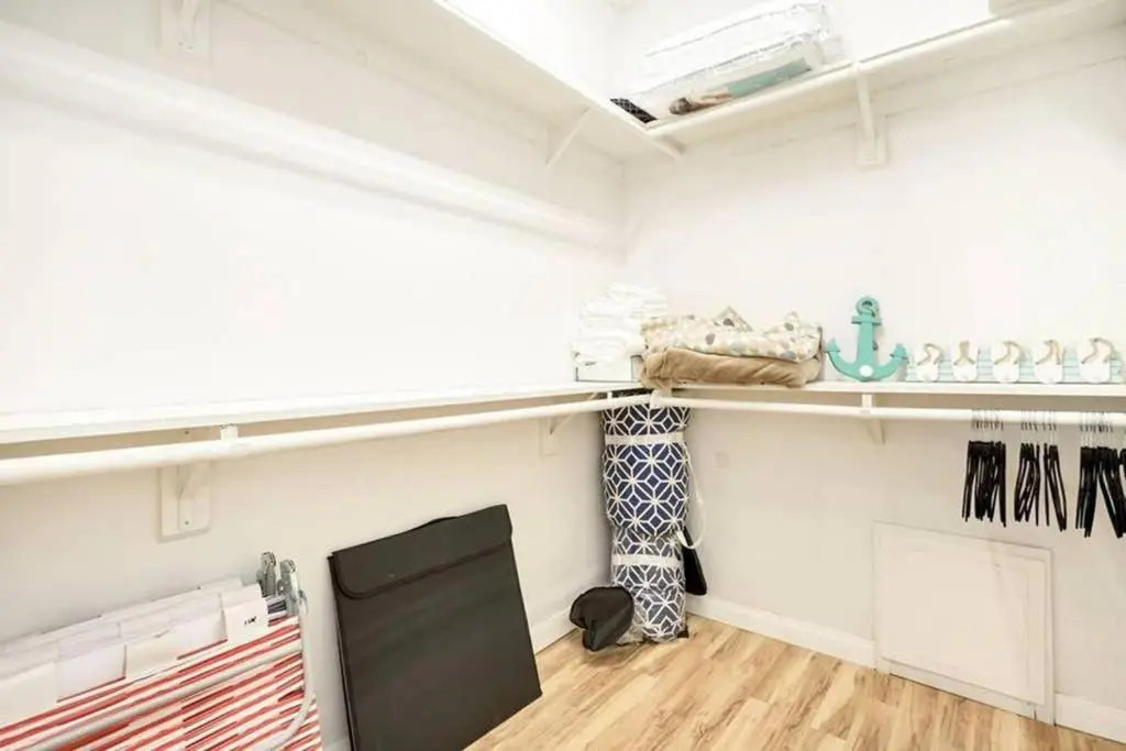 1000#1 Contemporary Home w/ Parking, Grill, & AC!