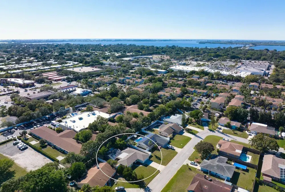 3 Bedroom Pool Home Less Than 5 Miles to Beaches 3 Home by Redawning
