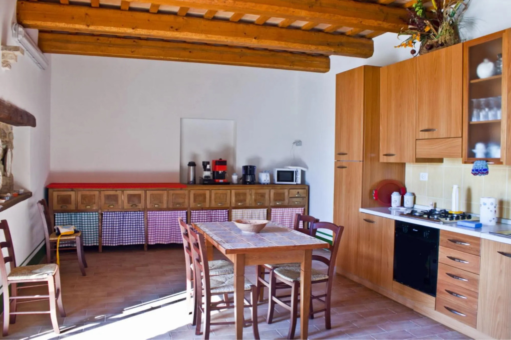 Villa with private pool between the beaches of the Adriatic Sea and the Sibillini National Park-Villa Agave