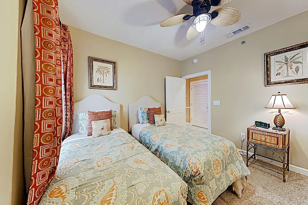 Gulf-view Penthouse - Pools, Adjacent To Beach 4 Bedroom Condo