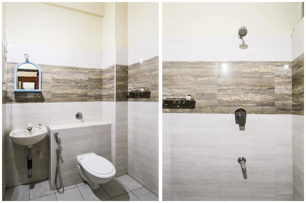 OYO 28789 Hotel Adarsh