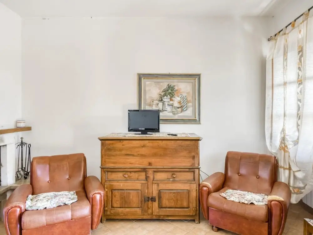 Apartment near Donatello Sculpture