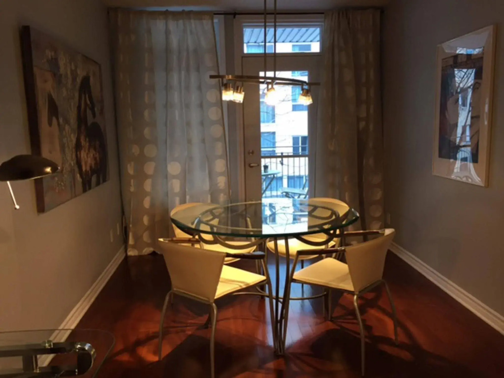 ApartHotelMontreal by Les Terrasses Saint Urbain 2225I2