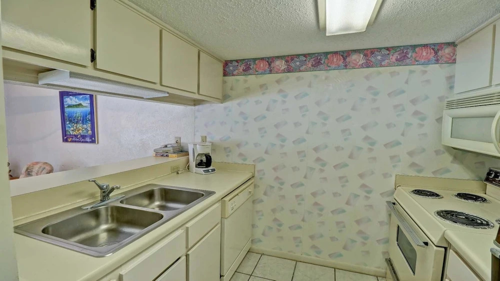 112 - 1 Br Condo