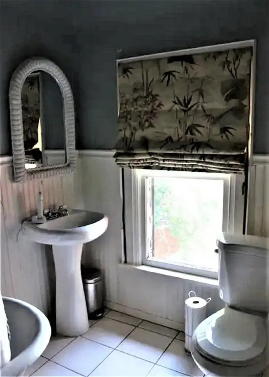 Off Broadway B & B