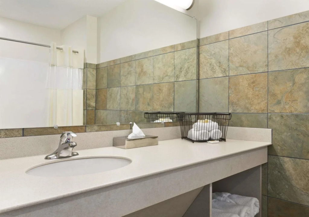 Days Inn by Wyndham Carrollton