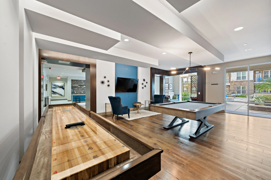 Downtown Location ✔Deep Cleaned ✔Modern Living