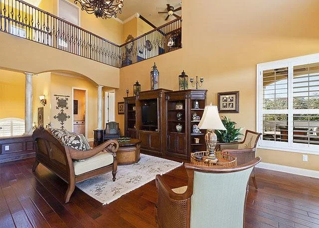 Tuscany By the Sea 5 Br home by RedAwning