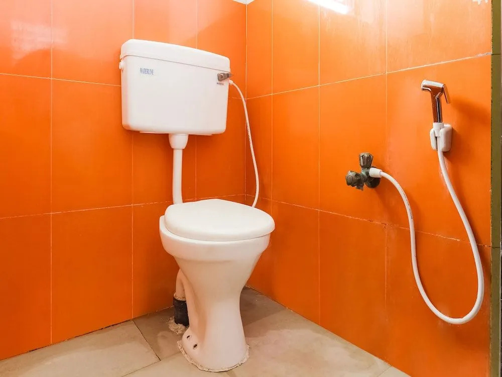 Spot on 49517 Hotel Hoysala Deluxe Lodging