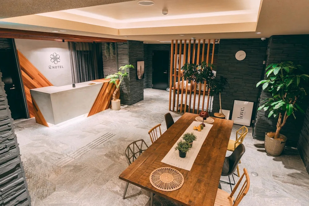 R Hotel Honmachi