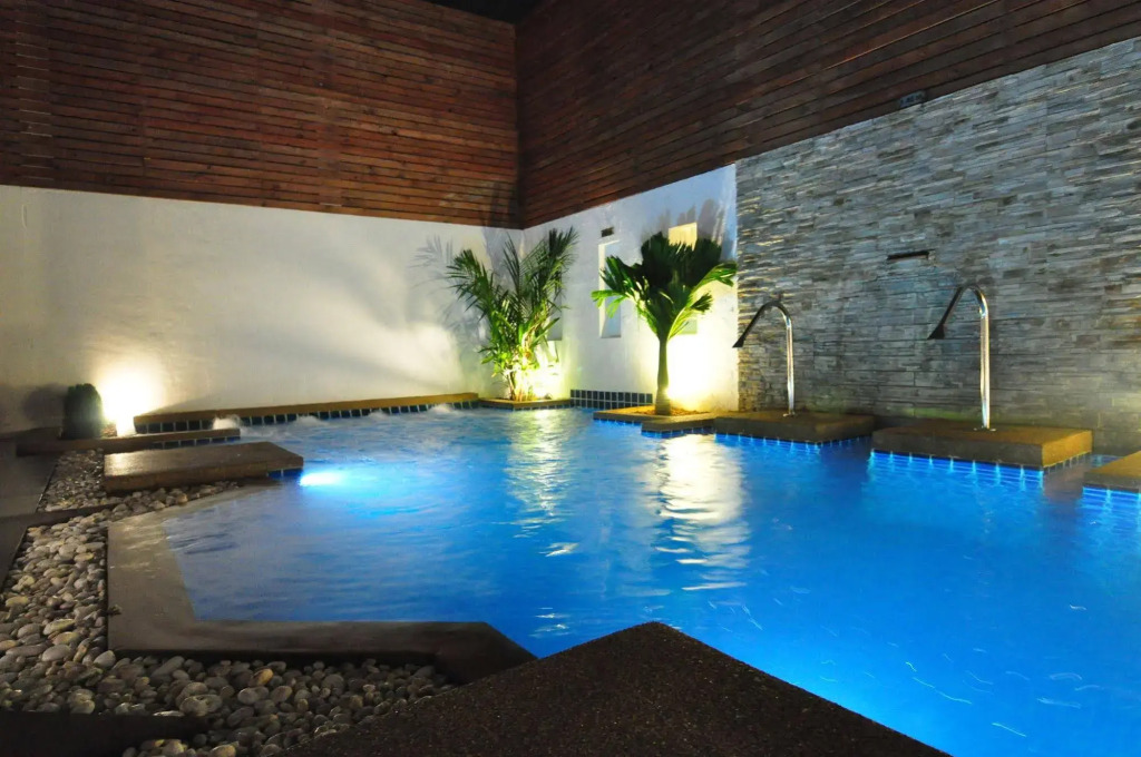 Forty Winks Phuket Hotel