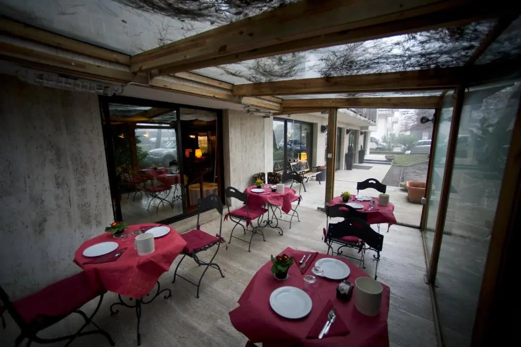 Club Hotel