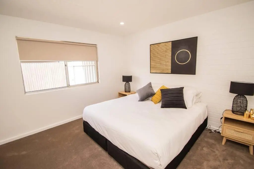Willow Court Unit 1
