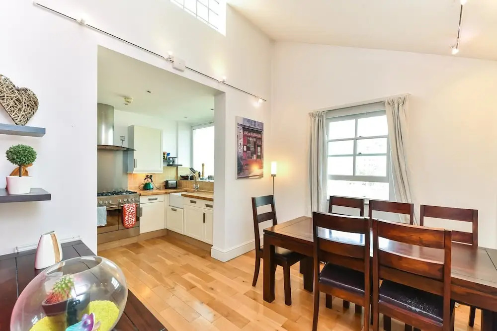 NEW 2 Bedroom Flat In Oval Well Connected to City!