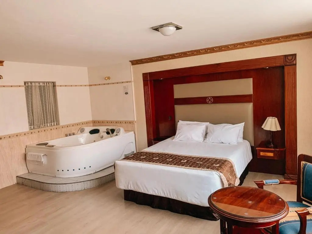 Hotel Oro Inn