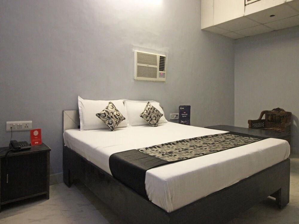 OYO 9750 Hotel Atithi