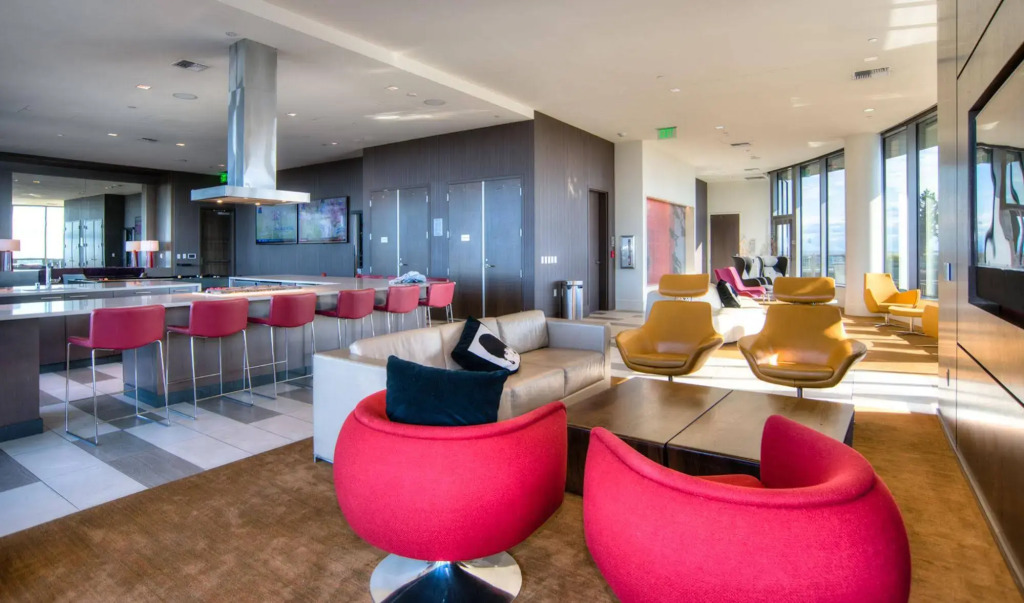 Furnished Apartments on Pine Street