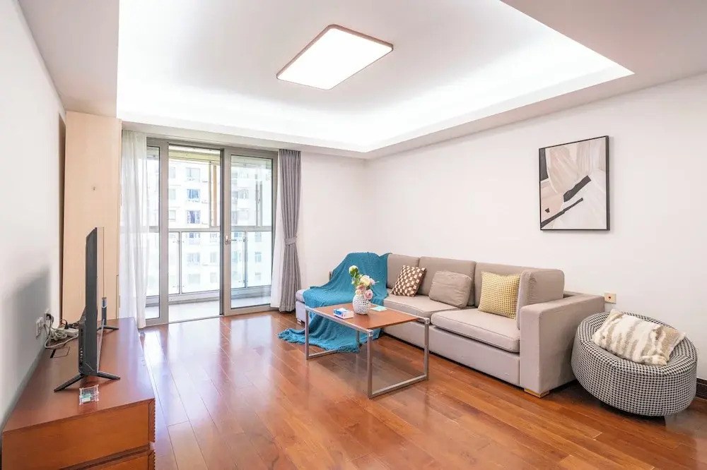 Tyms Premium 3BR 2BA Apt Walk to Metro