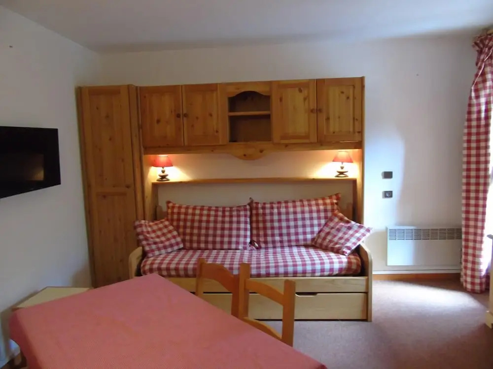 Lou Services Apartment M1-333 LSI 001