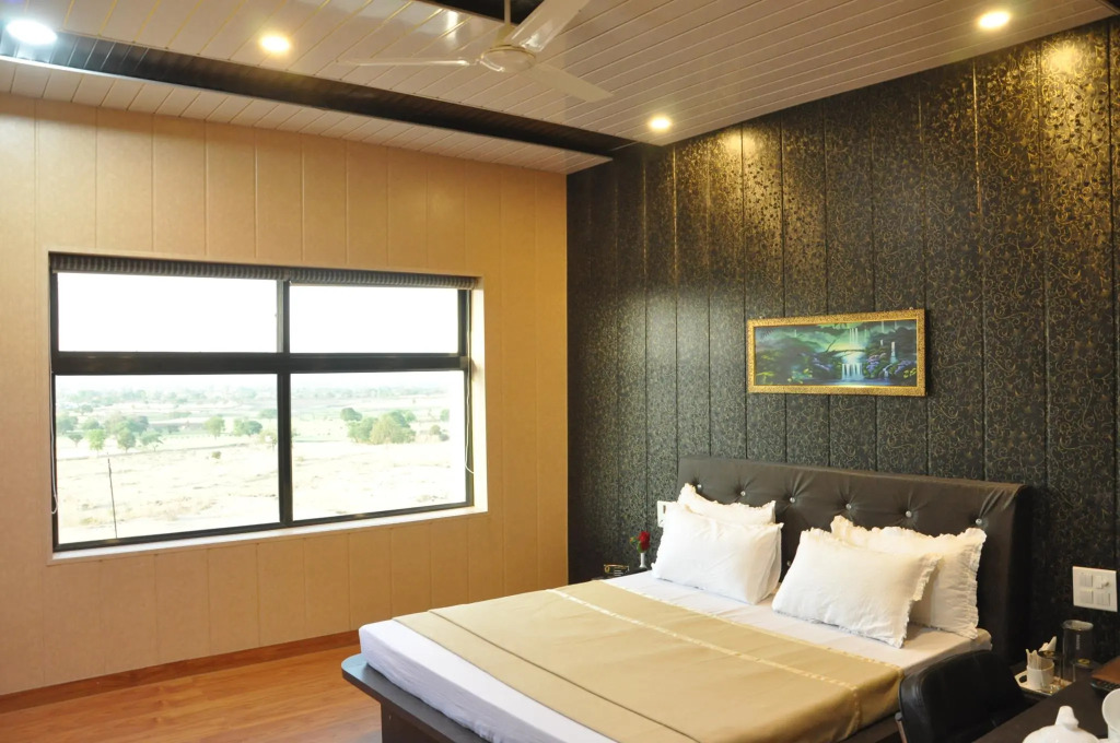 Hotel Shriji Resorts