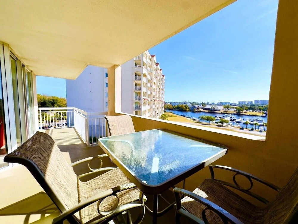 Barefoot Resort N Tower 601 4 Bedroom Condo by RedAwning