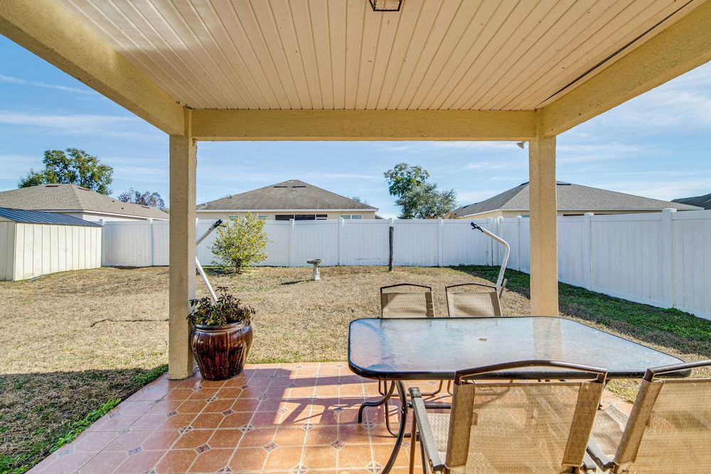 9 Mi to WEC & Dtwn Ocala! Family Haven w/ Patio