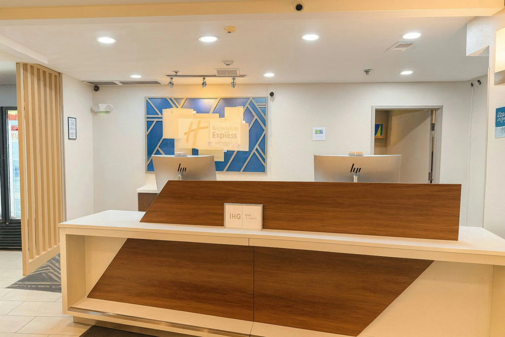 Holiday Inn Express & Suites Alliance by IHG