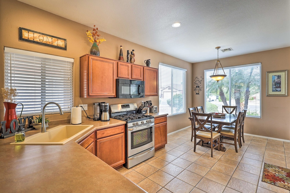 Near Golf! 'peoria Paradise' House w/ Pool